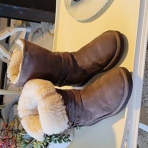 UGG Leather Boots sz 4